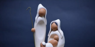 Άγιος Βασίλης ή το βρέφος Ιησούς;